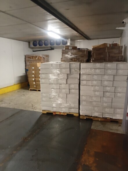 More Photos Of 141 Lake Ave, Staten Island Refrigeration Cold Storage For Lease