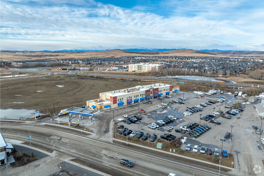 More Photos Of 4 River Heights Dr, Cochrane Storefront For Lease