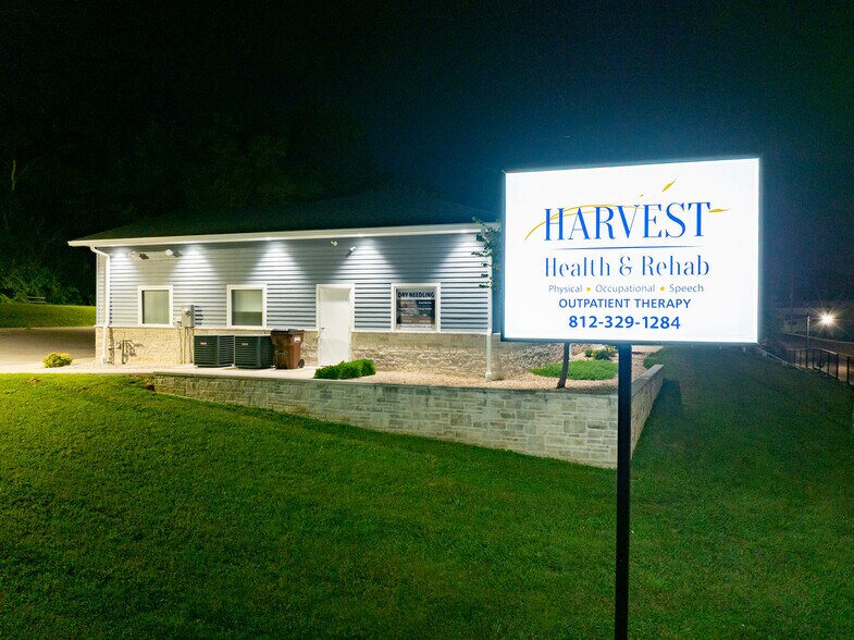 More Photos Of 2221 John Williams Blvd, Bedford Office For Sale