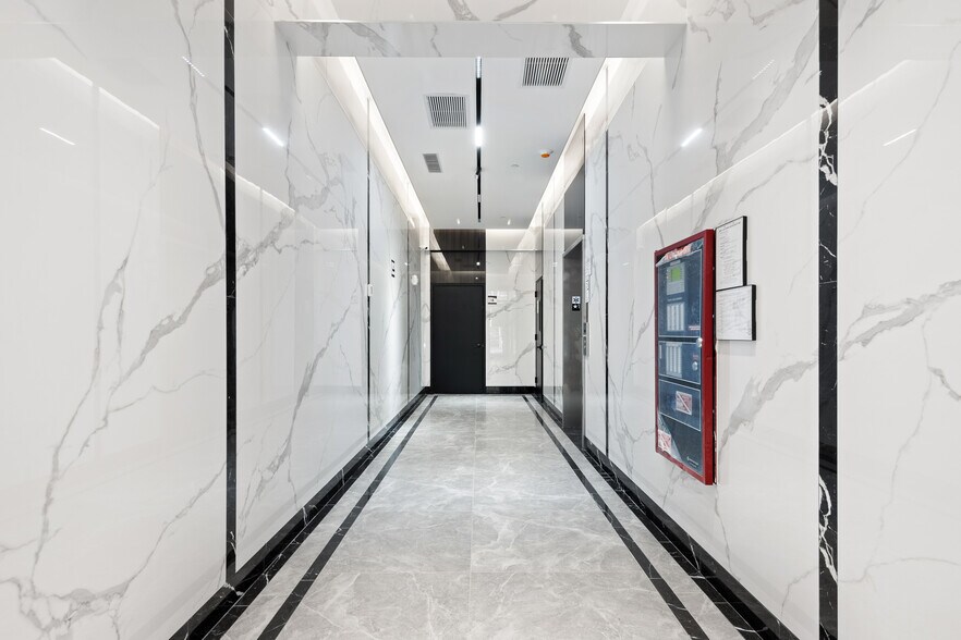 More Photos Of 13320 41st Rd, Flushing Office For Sale