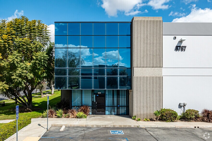More Photos Of 8767 Rochester Ave, Rancho Cucamonga Warehouse For Lease