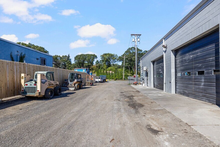 More Photos Of 30 Starr St, Johnston Warehouse For Lease