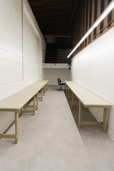 More Photos Of 3014 N Coolidge Ave, Los Angeles Warehouse For Lease