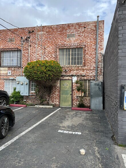 More Photos Of 245-251 S Robertson Blvd, Beverly Hills Storefront Retail Office For Lease