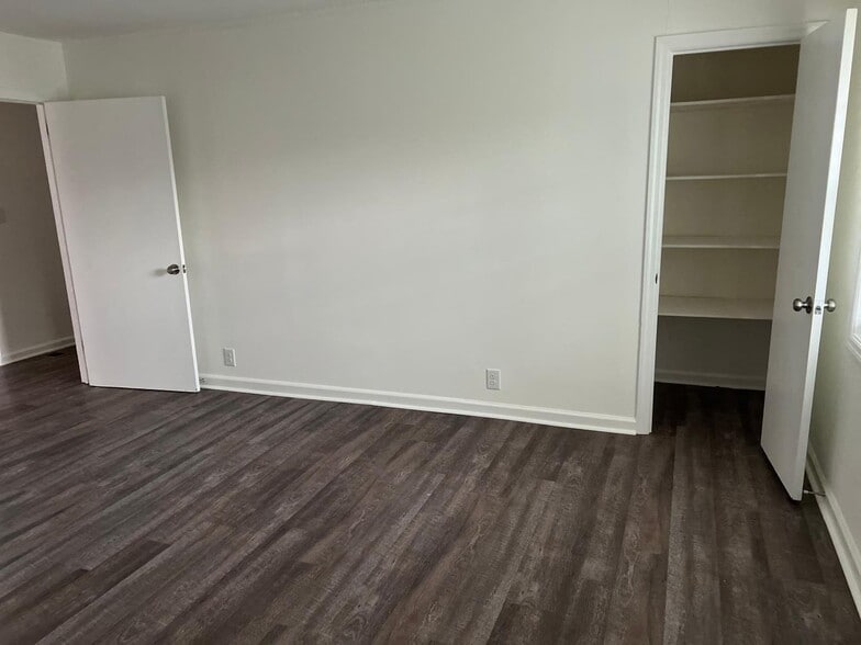 More Photos Of 3165 Washington St, Covington Office Residential For Sale