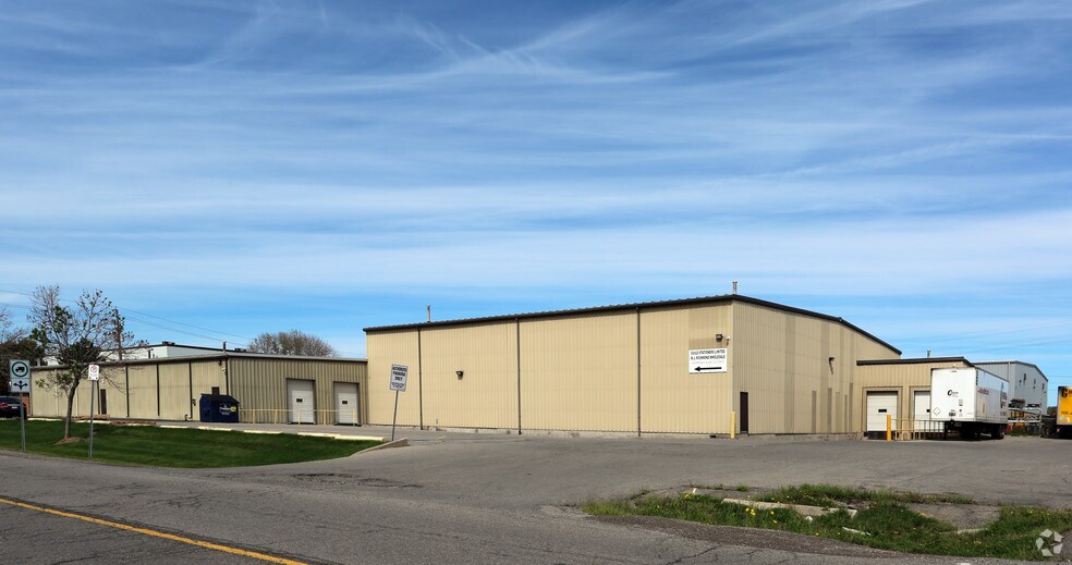 More Photos Of 362 Dewitt Rd, Hamilton Warehouse For Lease