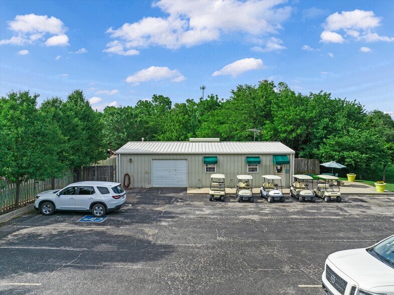 More Photos Of 355 E Pebble Creek Ter, Mustang Sports And Entertainment For Sale