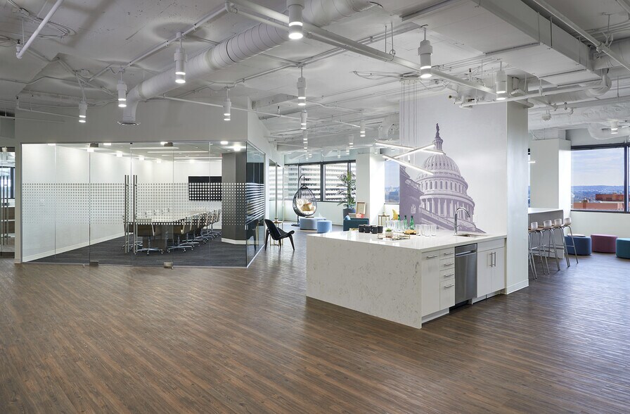 More Photos Of 1300 N 17th St, Arlington Office For Lease
