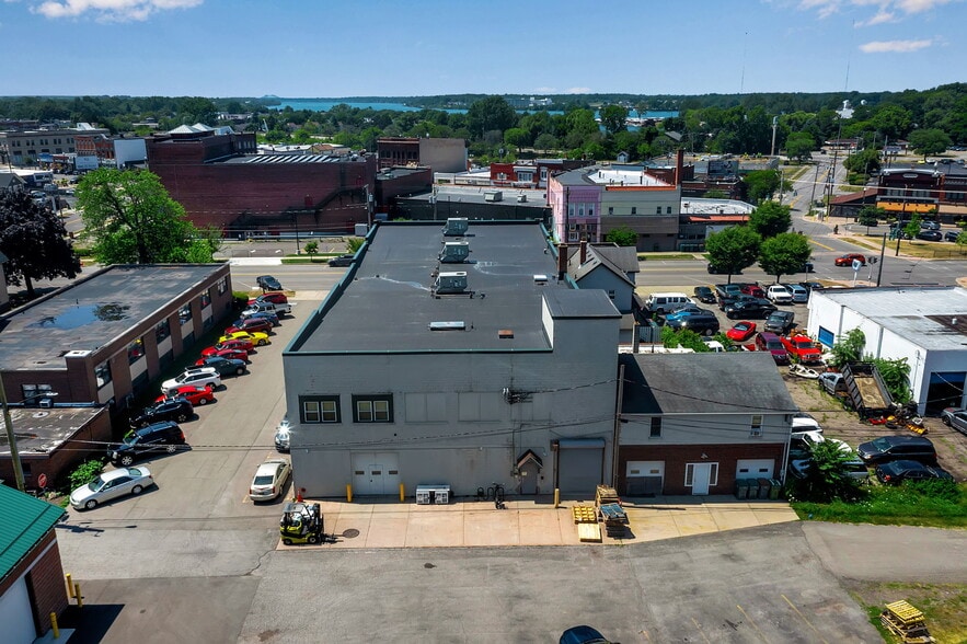 Primary Photo Of 73 Main St, North Tonawanda Loft Creative Space For Sale