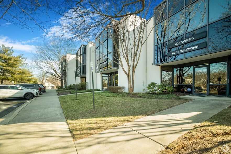 More Photos Of 350-364 Christopher Ave, Gaithersburg Medical For Lease