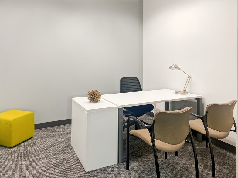 More Photos Of 16225 Park Ten Pl, Houston Coworking Space