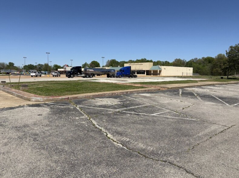 More Photos Of 800 US-67, Walnut Ridge Land For Sale