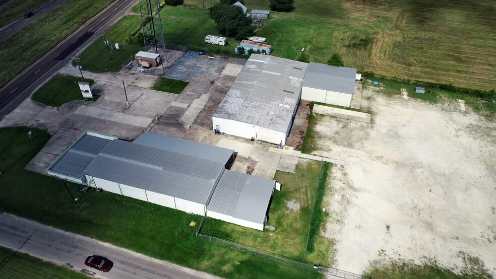 More Photos Of 12841 Highway 90, Beaumont Warehouse For Lease