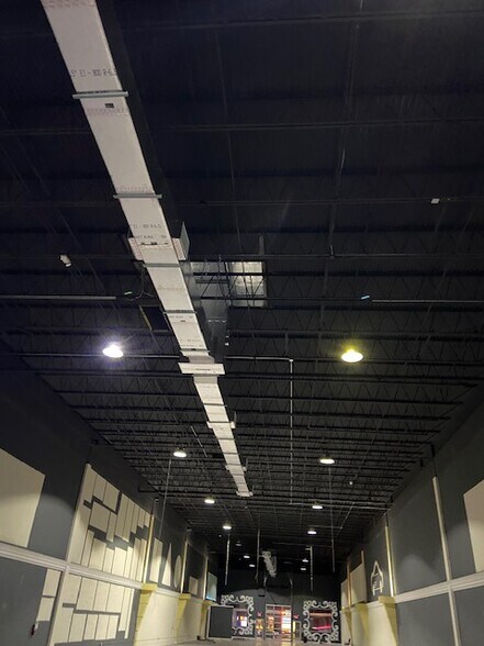 More Photos Of 5300 N Powerline Rd, Fort Lauderdale Warehouse For Lease