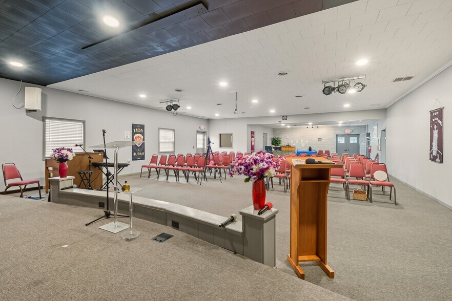 More Photos Of 1400 Paradise View St, Mansfield Office For Sale