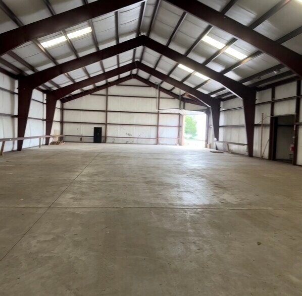 More Photos Of 1410 Lincoln Ave, Utica Manufacturing For Sale