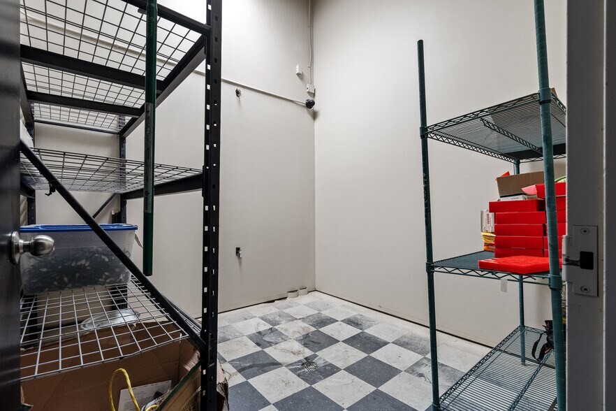 More Photos Of 6601 43 St, Lloydminster Storefront Retail Office For Sale