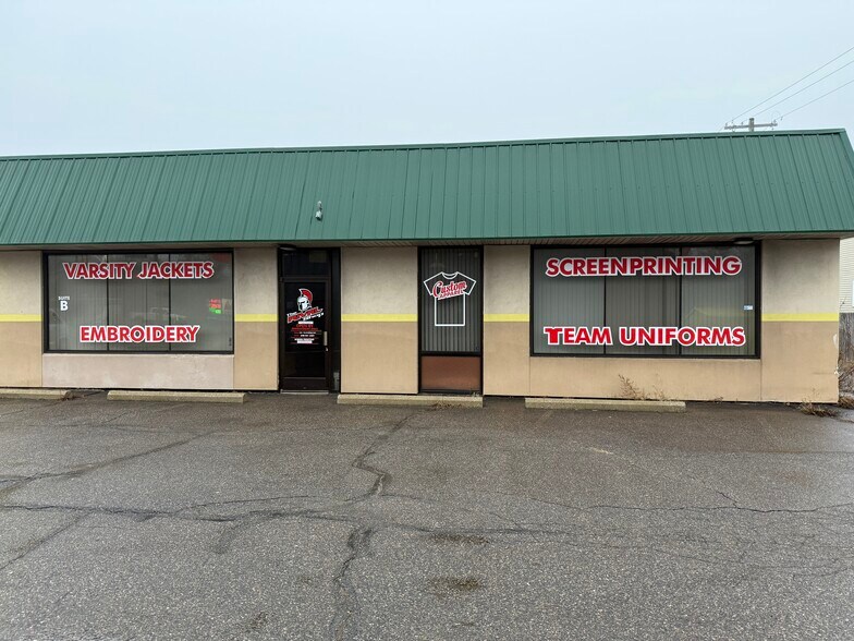 More Photos Of 3526 Sashabaw Rd, Waterford Storefront Retail Office For Lease