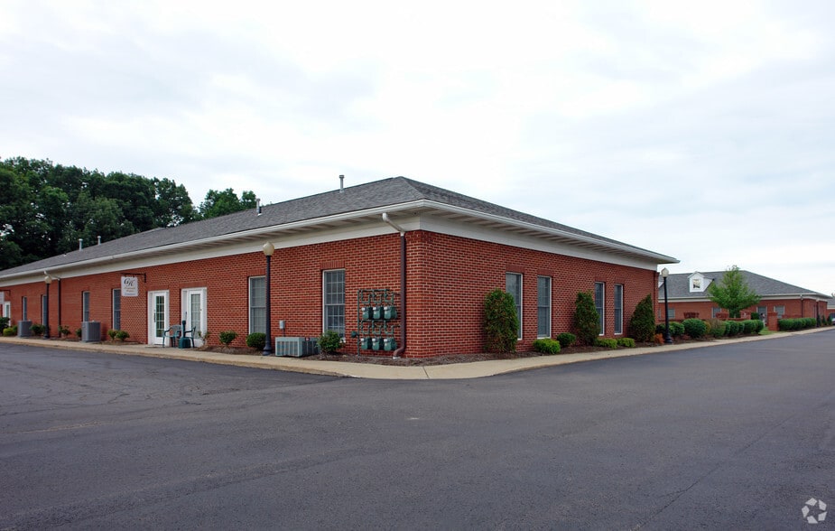 More Photos Of 1797 Georgetown Rd, Hudson Unknown For Lease