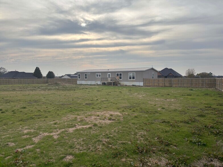 More Photos Of 104 Kade Ct, Durant Specialty For Sale