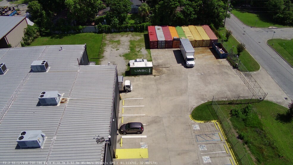 More Photos Of 1200 W Bay St, Savannah Warehouse For Lease