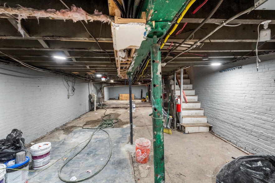 More Photos Of 646 Newark Ave, Jersey City Storefront Retail Residential For Lease