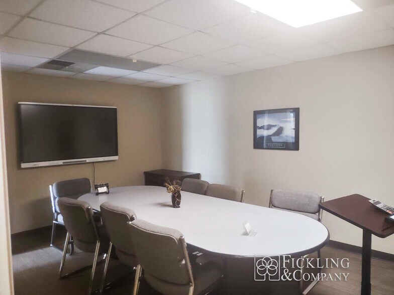 More Photos Of 949 Carl Vison Parkway, Centerville Light Distribution For Lease