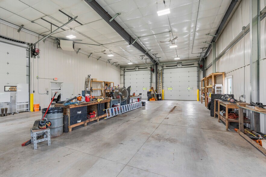 More Photos Of 3160 Fernau ct, Oshkosh Warehouse For Sale