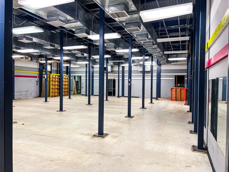 More Photos Of 120 W Harrison St, Tallahassee General Retail For Lease