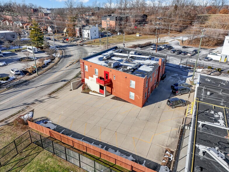 More Photos Of 3925-3927 Brotherton Rd, Cincinnati Office For Sale