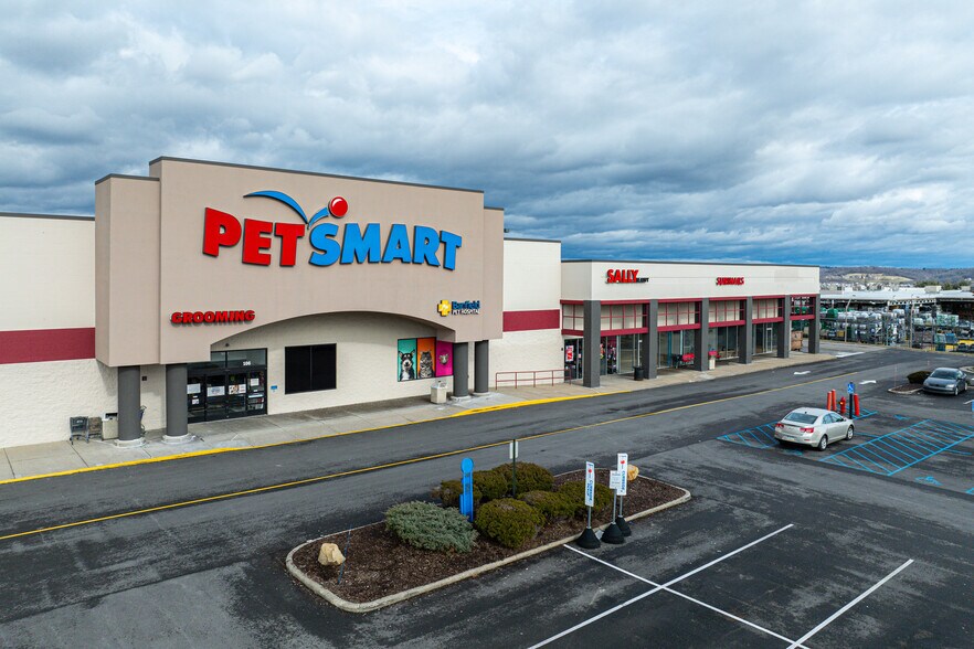 More Photos Of 101-115 Wagner Rd, Monaca Storefront For Lease