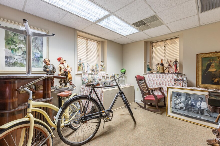 More Photos Of 414 Boston St, Topsfield Office For Sale