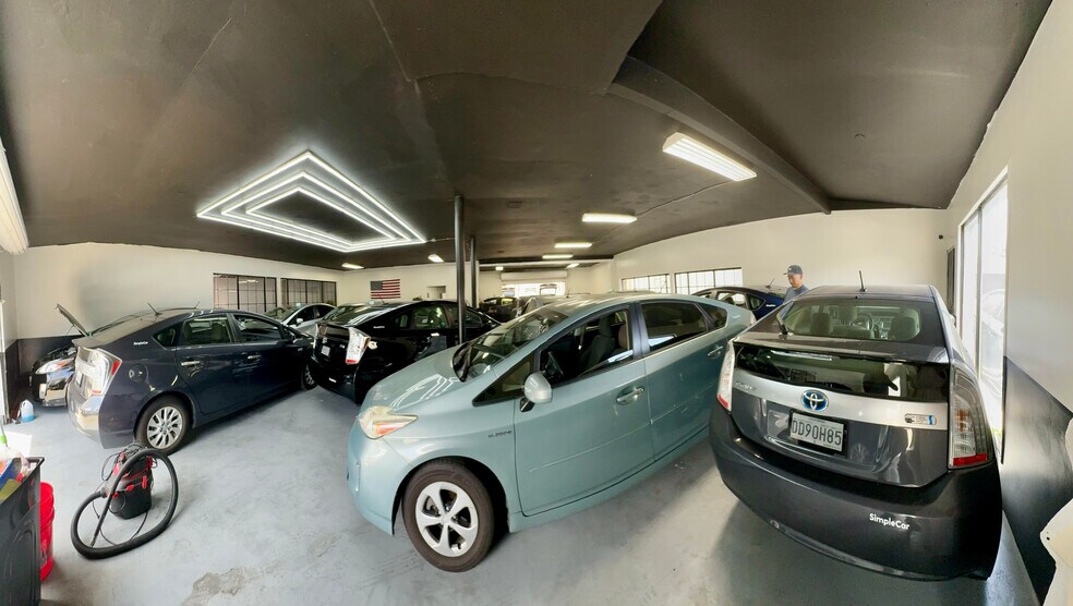 More Photos Of 3121 W Jefferson Blvd, Los Angeles Storefront Retail Office For Lease