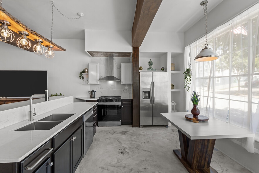 More Photos Of 116 Calverley St, Providence Storefront For Sale