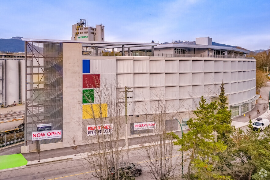 More Photos Of 3333 Bridgeway St, Vancouver Light Distribution For Lease