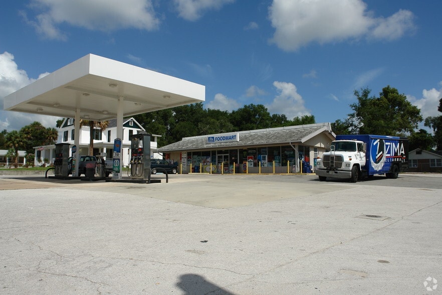 Primary Photo Of 701 W New York Ave, Deland Convenience Store For Sale
