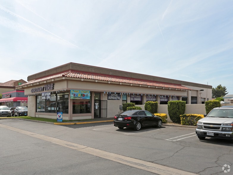 More Photos Of 698-790 W Shaw Ave, Clovis Unknown For Lease