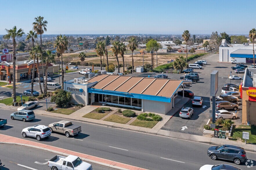 More Photos Of 2680 Mount Vernon Ave, Bakersfield Freestanding For Lease