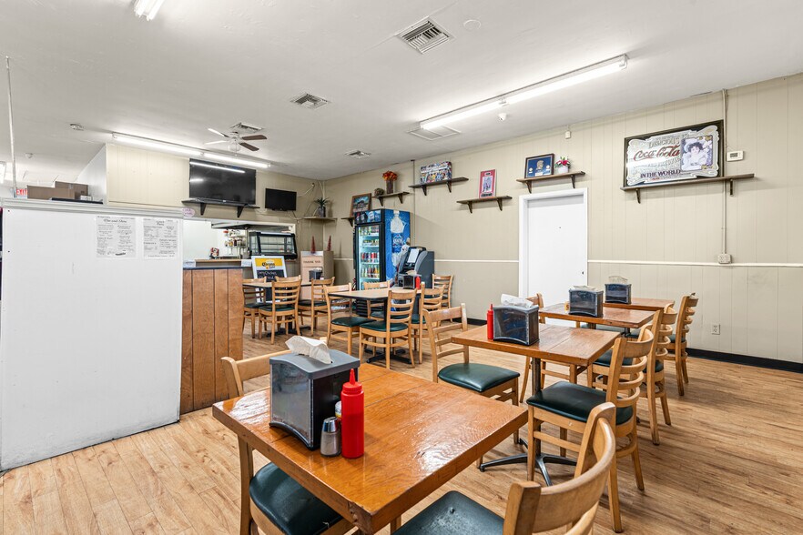 More Photos Of 1110 Buckhead Ridge, Okeechobee General Retail For Sale