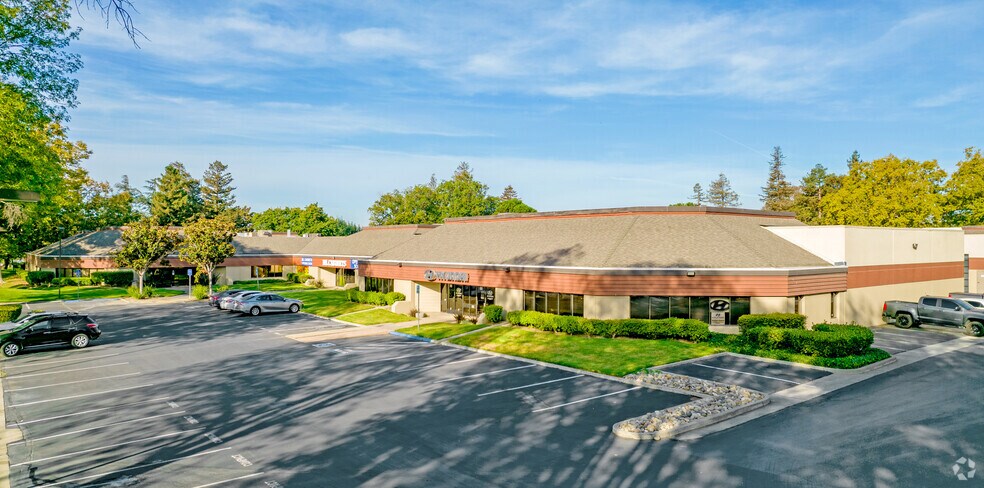 More Photos Of 525-585 E Brokaw Rd, San Jose Flex For Lease