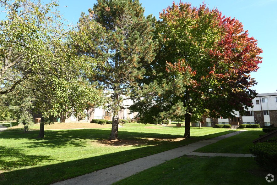 More Photos Of 831 Green Rd, Ypsilanti Apartments For Sale