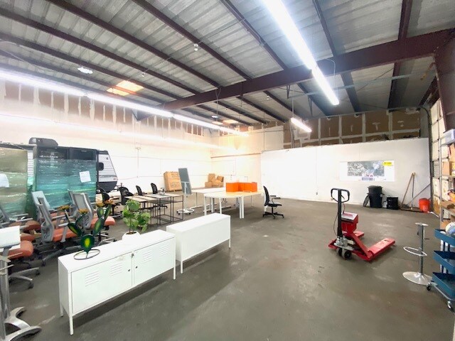 More Photos Of 9700 Almeda Genoa Rd, Houston Flex For Lease