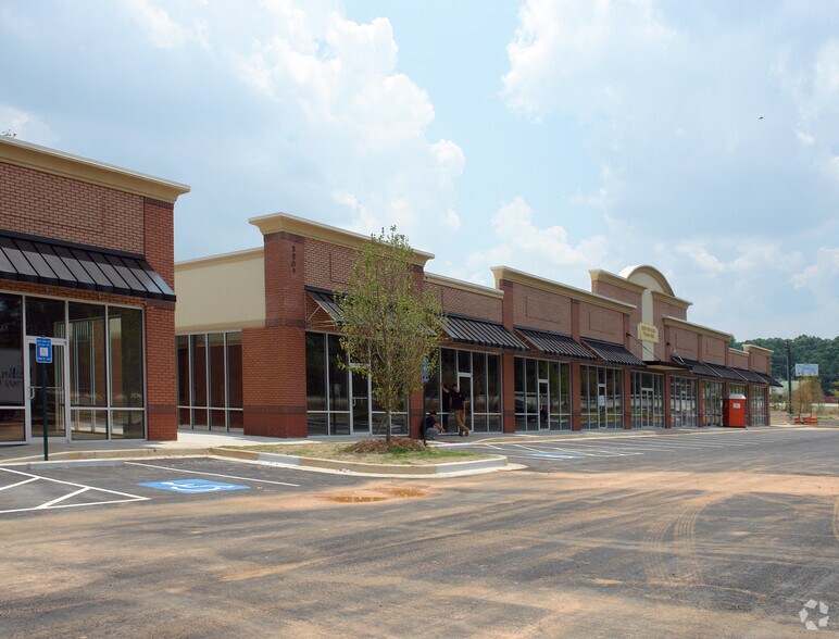 More Photos Of 550 Pleasant Hill Rd, Lilburn Storefront For Lease