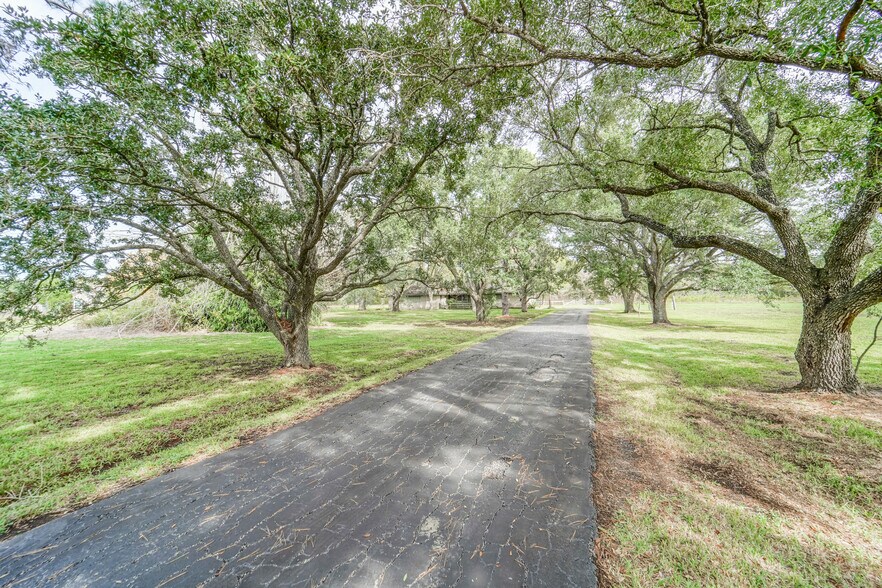 More Photos Of 503 N Friendswood Dr, Friendswood Land For Sale