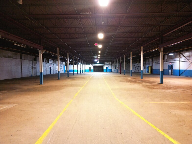 More Photos Of 44 Rivulet St, Uxbridge Warehouse For Sale