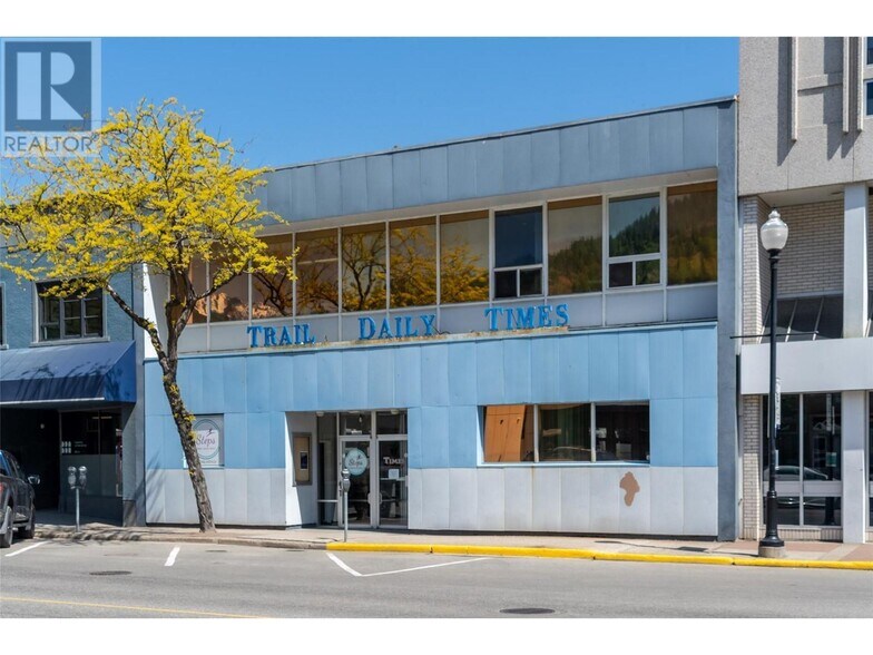 More Photos Of 1163 Cedar Av, Trail Storefront Retail Office For Sale