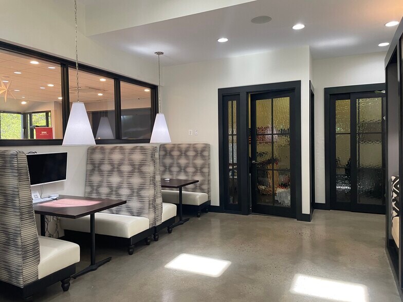 More Photos Of 7373 Comfort Inn Dr, Warrenton General Retail For Lease