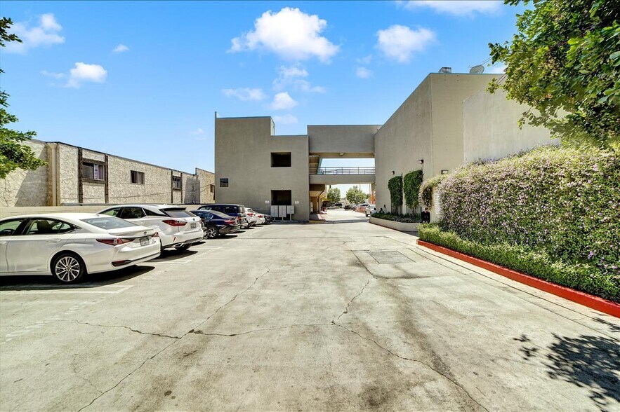 More Photos Of 301 W Valley Blvd, San Gabriel Unknown For Lease