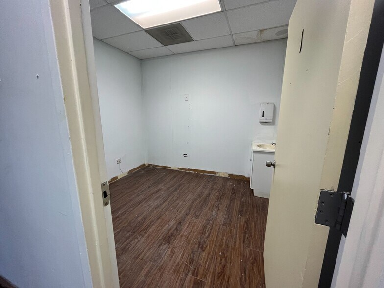 More Photos Of 3401-3409 W Fullerton Ave, Chicago Storefront Retail Office For Lease