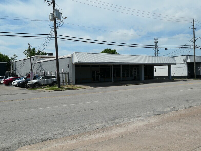 More Photos Of 7126 Lawndale St, Houston Storefront For Sale